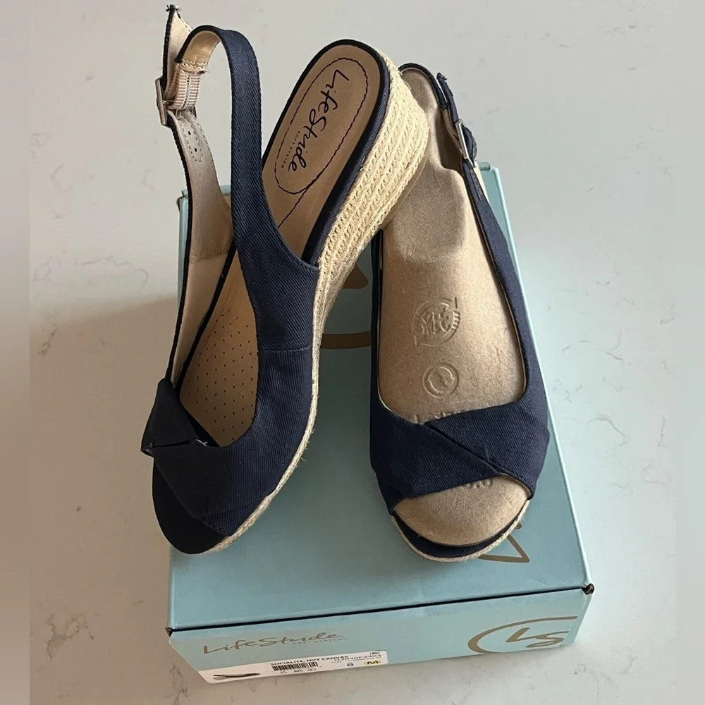 NWT Life Stride Socialite Wedge Sandal